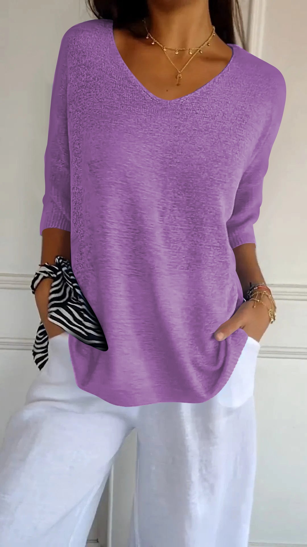 Evie - Solid Color Knitted Top with V-Neck