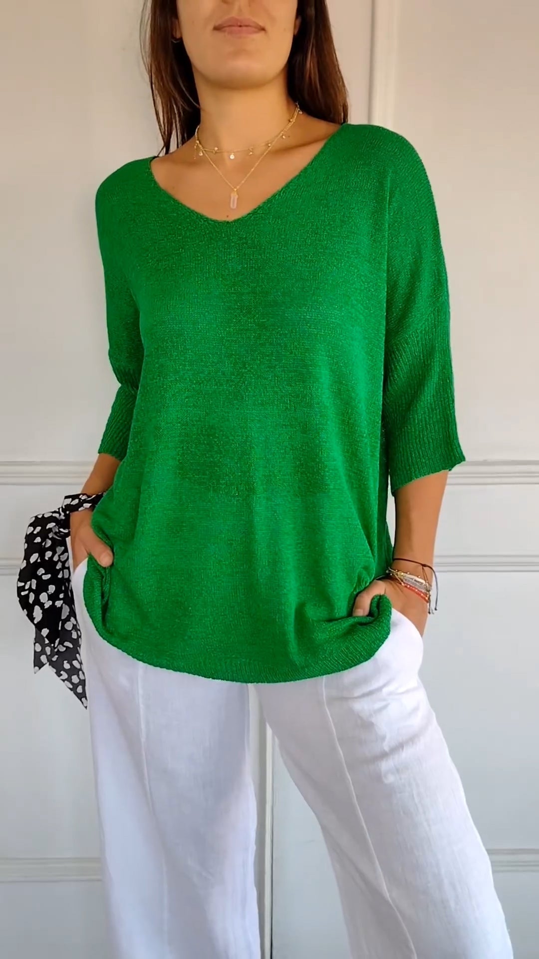 Evie - Solid Color Knitted Top with V-Neck